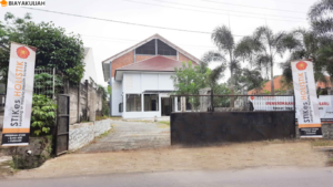 biaya kuliah STIKes Holistik